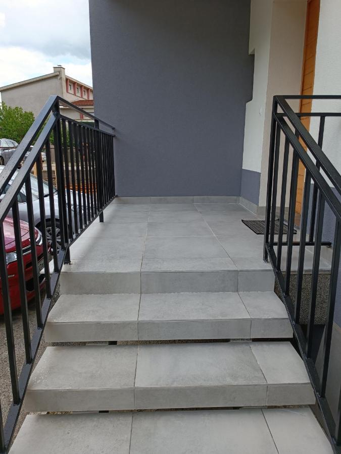 Apartments Aura Deskle Exterior photo